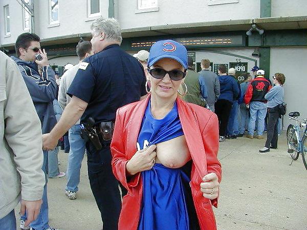 25P Baseball Fan Women