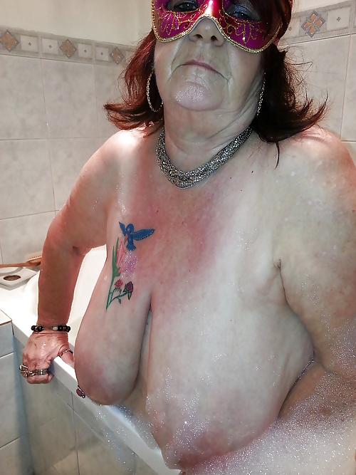 9P Exposed GILF with AWESOME HUGE SAGGY JUGGS