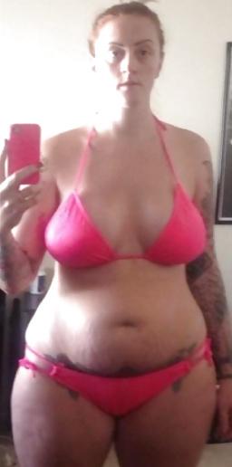 25P Mature women in bikinis 