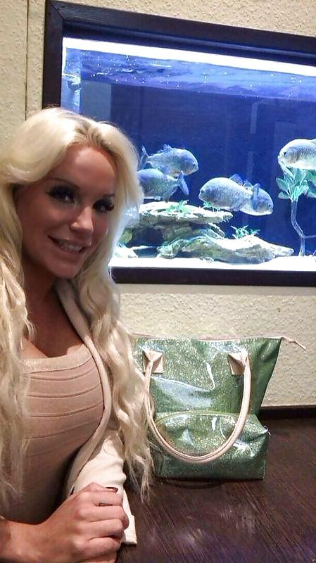 23P Gina Lisa Lohfink - Facebook Bilder