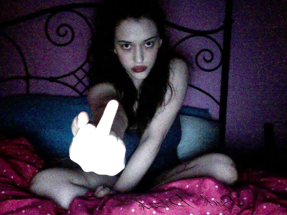 4P Kat Dennings Nude Leaked Pics