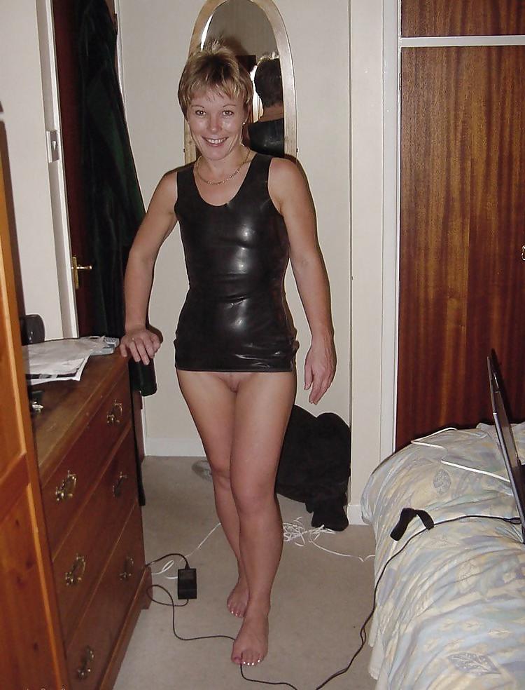 25P Matures of all shapes and sizes hairy and shaved 375