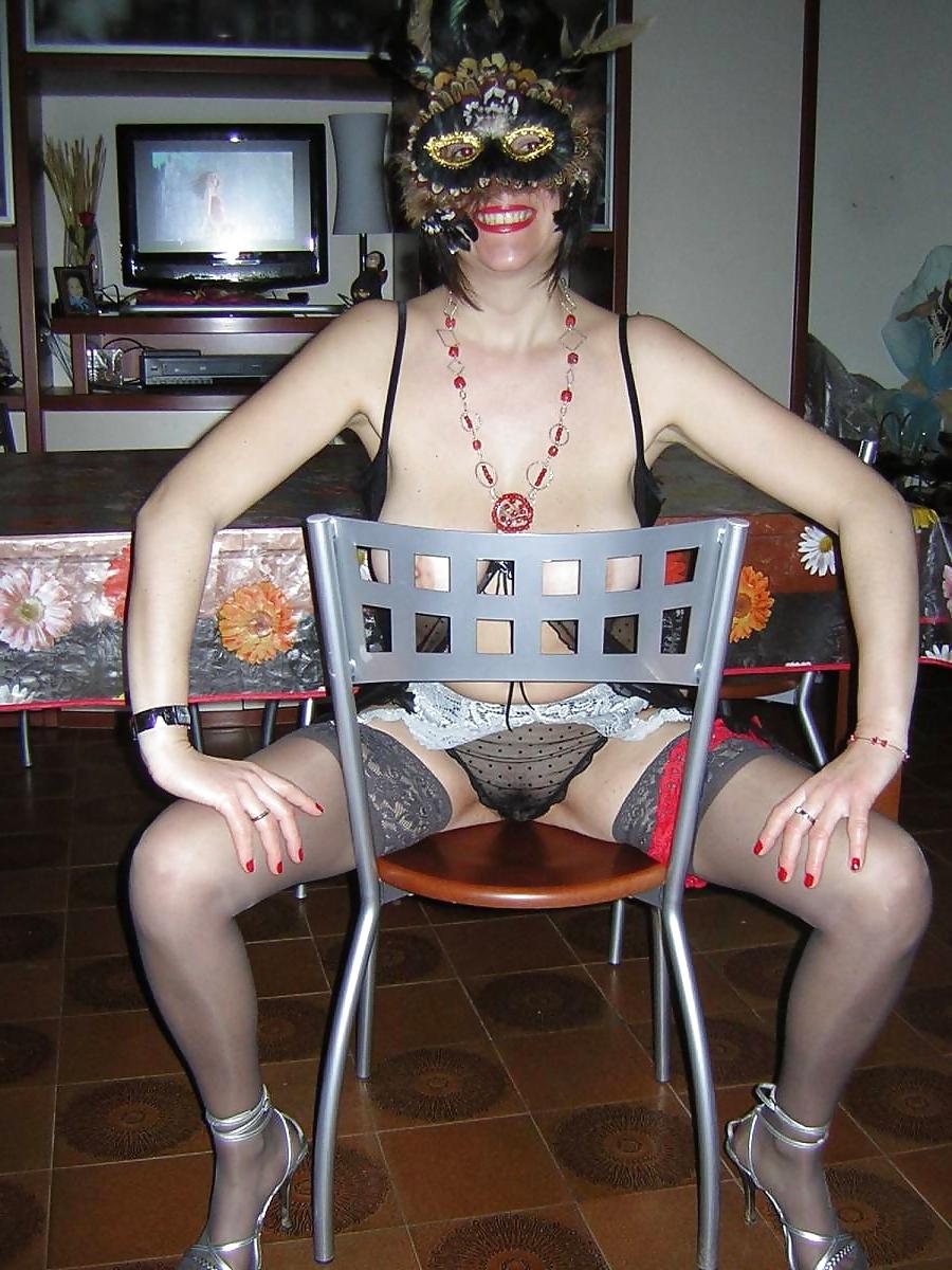 25P Matures of all shapes and sizes hairy and shaved 375