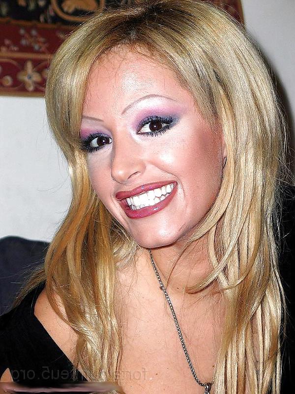 21P Hungarian Celebrity