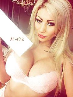 25P Sofia - Busty Italian Sexy girl on facebook selfi