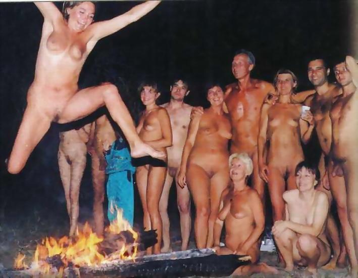 25P Groups Of Naked People - Vintage Edition - Vol. 8