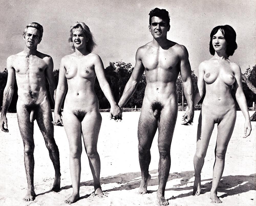 25P Groups Of Naked People - Vintage Edition - Vol. 8