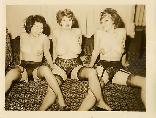 25P Groups Of Naked People - Vintage Edition - Vol. 8
