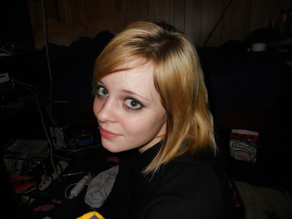 25P Hot emo teen in thigh highs fucks boyfriend