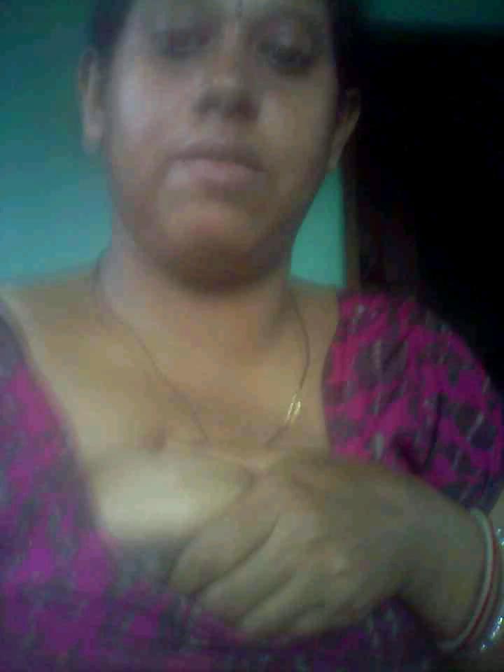 25P Preeti bhabhi sucking cock