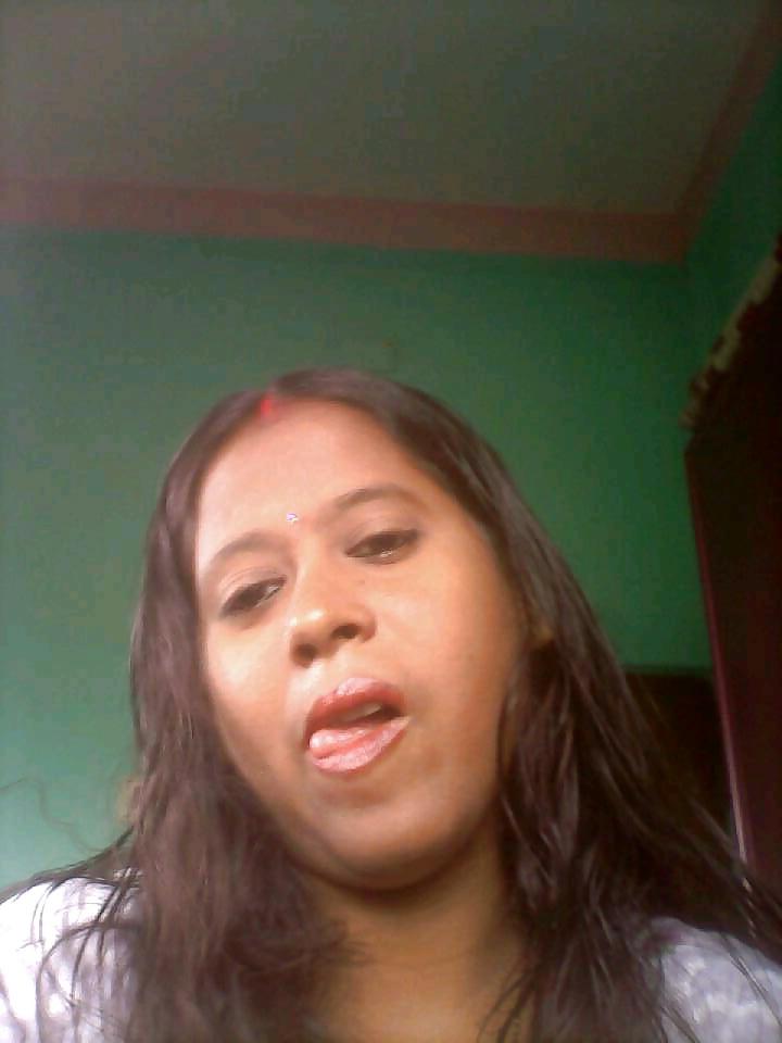 25P Preeti bhabhi sucking cock