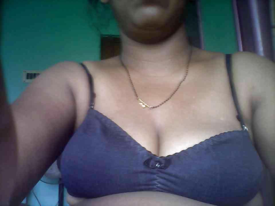 25P Preeti bhabhi sucking cock