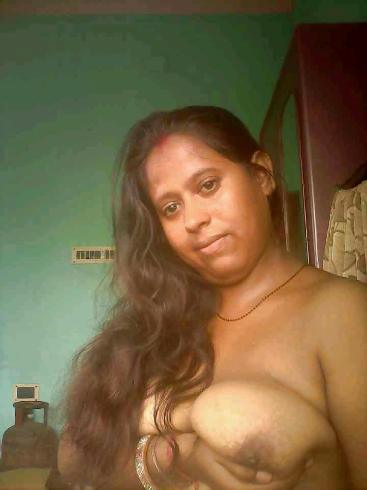 25P Preeti bhabhi sucking cock