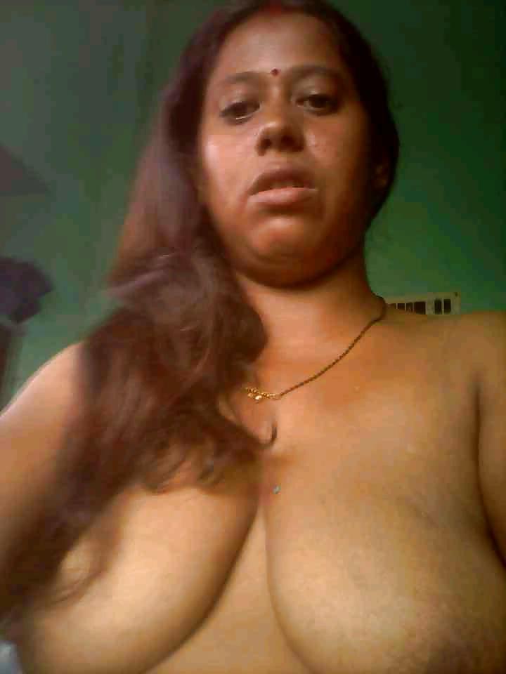 25P Preeti bhabhi sucking cock