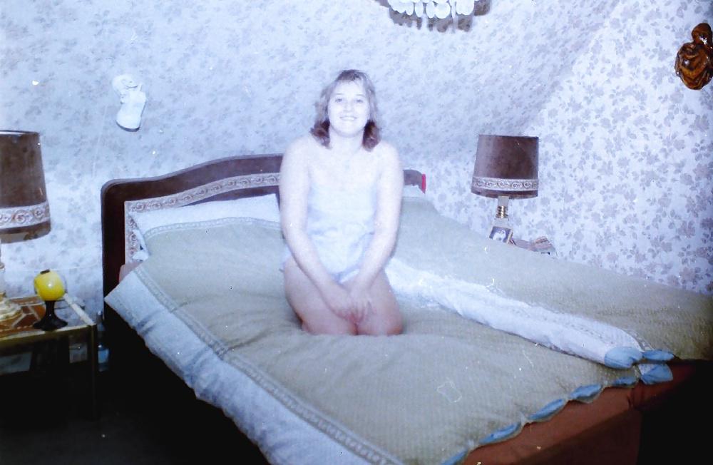 25P Vintage Amateur Slut