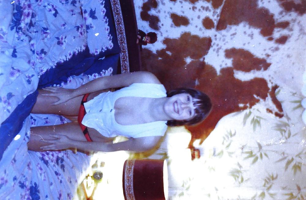 25P Vintage Amateur Slut