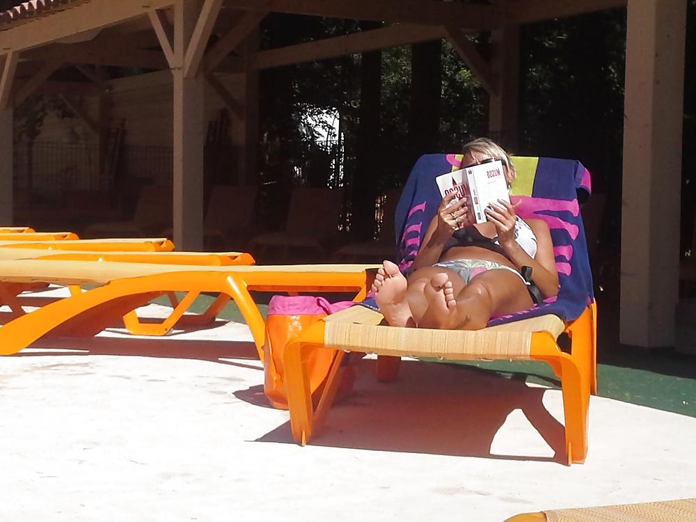 6P Naiades au bord de la piscine