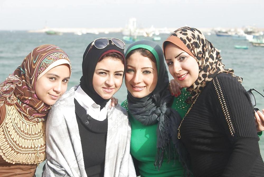 25P Arab Girls of Alexandria 