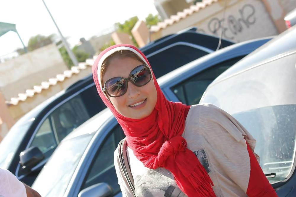 25P Arab Girls of Alexandria 