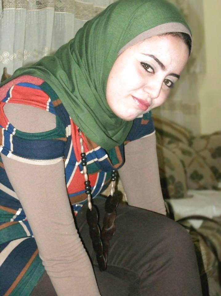 25P Arab Girls of Alexandria 