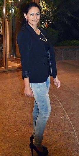 25P Arab Girls of Alexandria 
