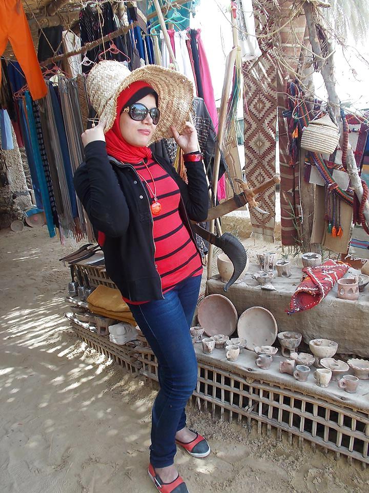 25P Arab Girls of Alexandria 