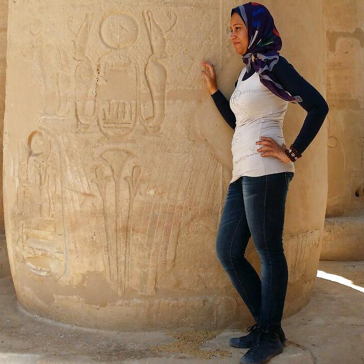 25P Arab Girls of Alexandria 