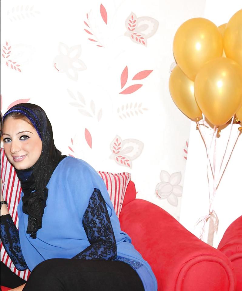 25P Arab Girls of Alexandria 
