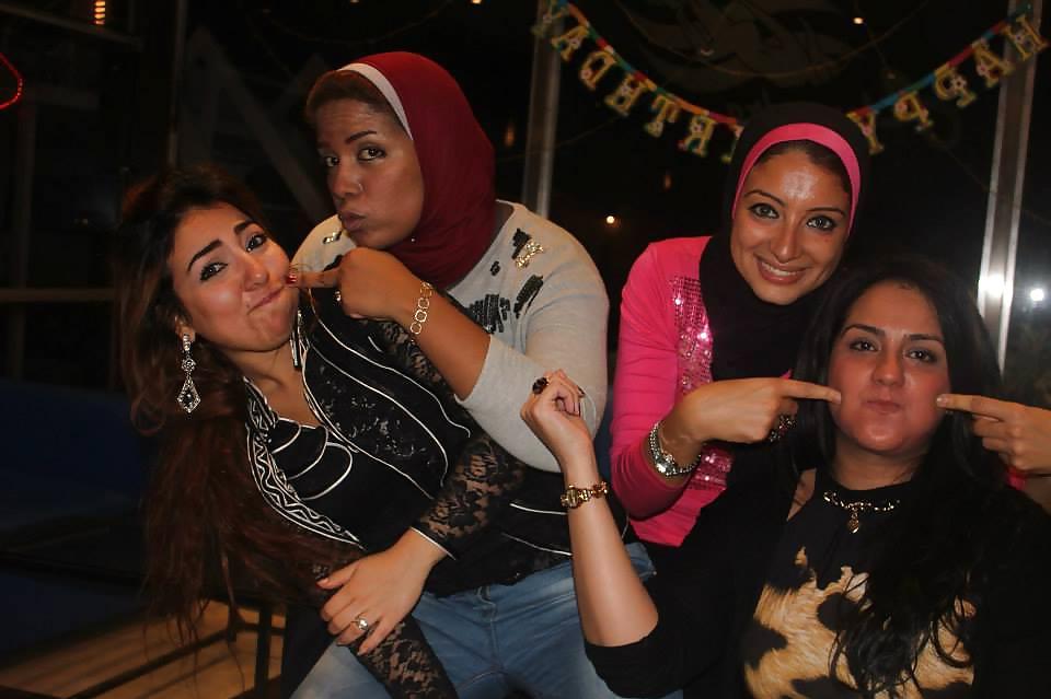 25P Arab Girls of Alexandria 