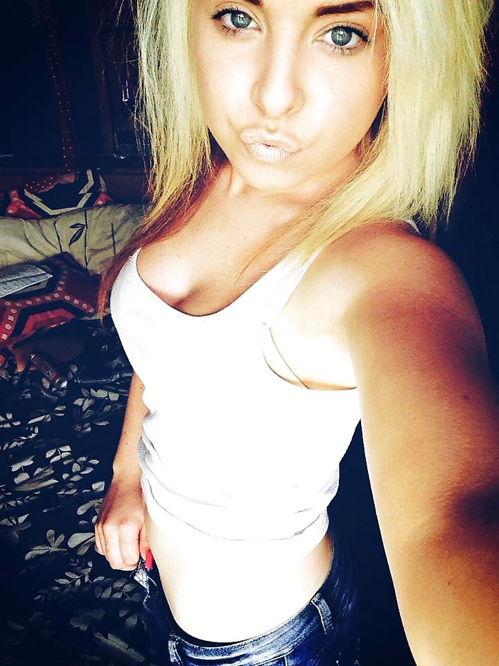 25P Irish girls Facebook gallery