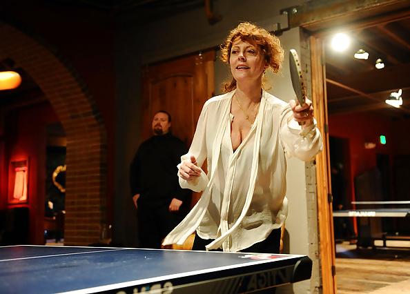 9P Mature celebrity Susan Sarandon  (67)