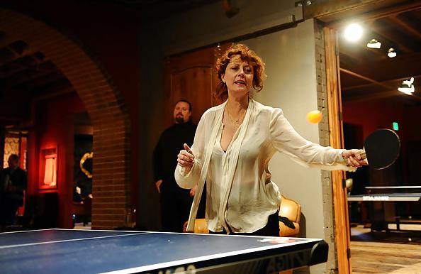 9P Mature celebrity Susan Sarandon  (67)