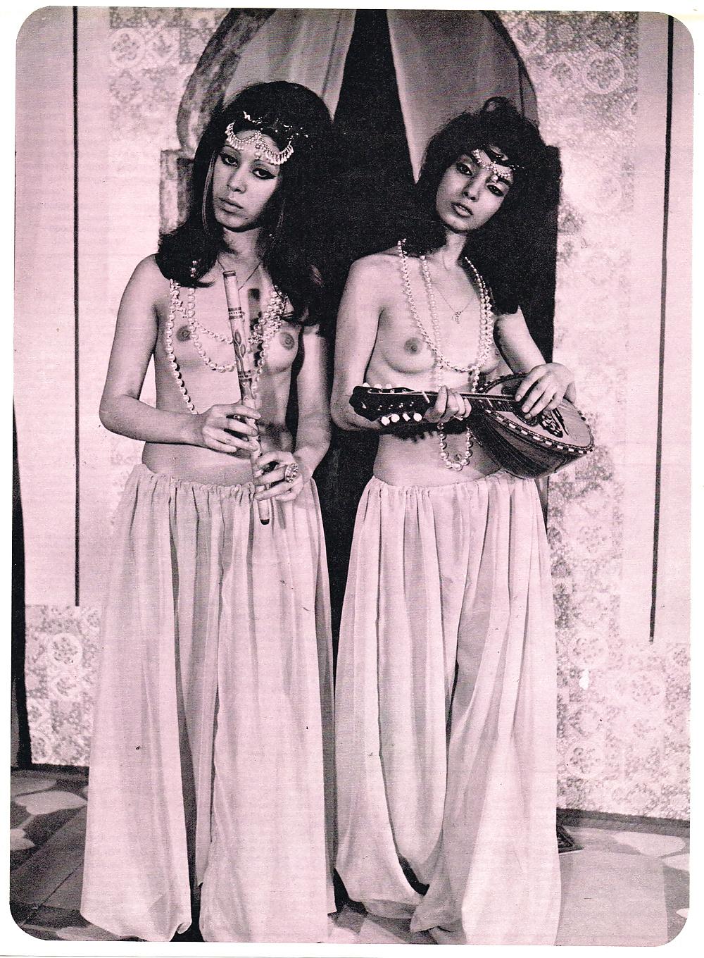16P Vintage lady's & Guitars -num-001