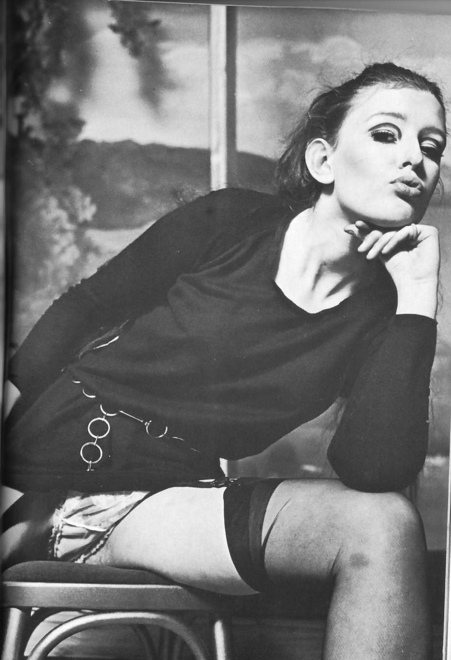 25P Vintage Magazines Mentor No 05-Uk