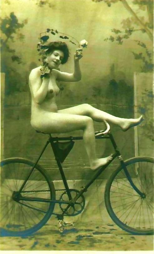 16P Vintage lady's & Bicycles-num-001