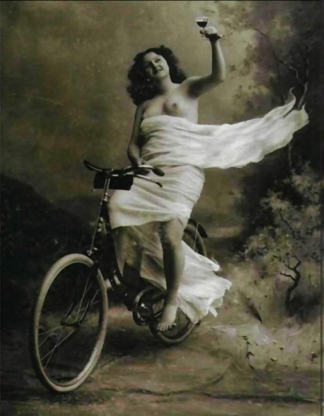 16P Vintage lady's & Bicycles-num-001