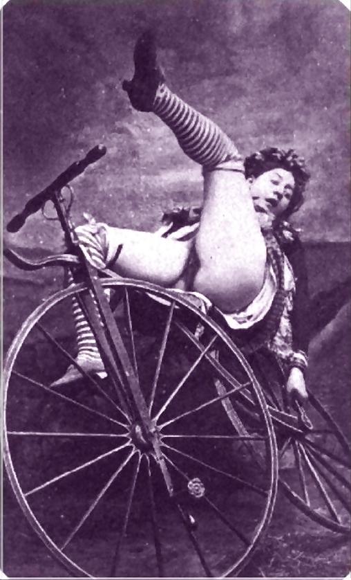 16P Vintage lady's & Bicycles-num-001