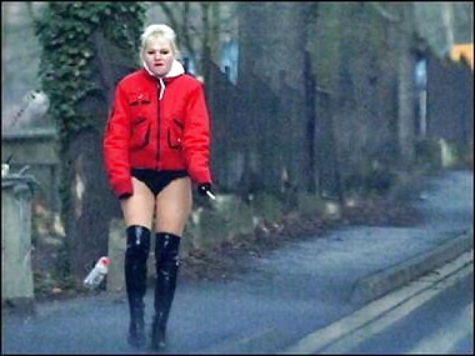 25P European street hookers. Want more?