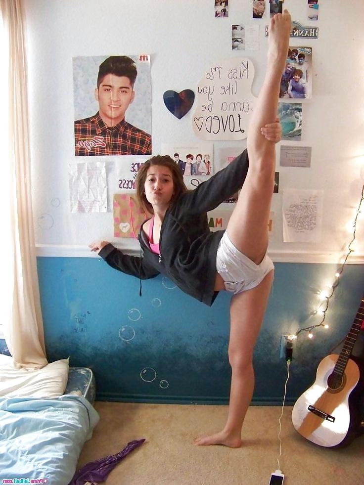 8P Teens That Woould Kick & Knee Your Balls HARD