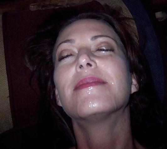 25P Hot milf with cumshots