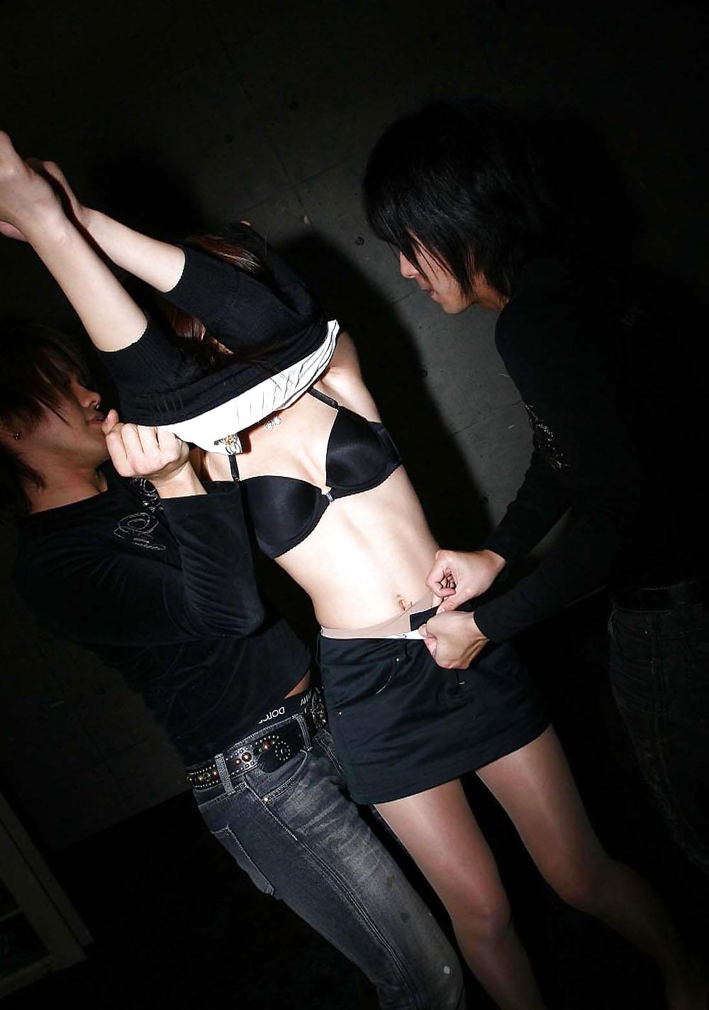 25P Japanese babe in PH stripped and bound