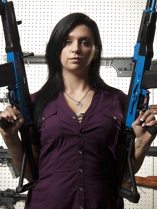 17P Stephanie Hayden - Sons Of Guns