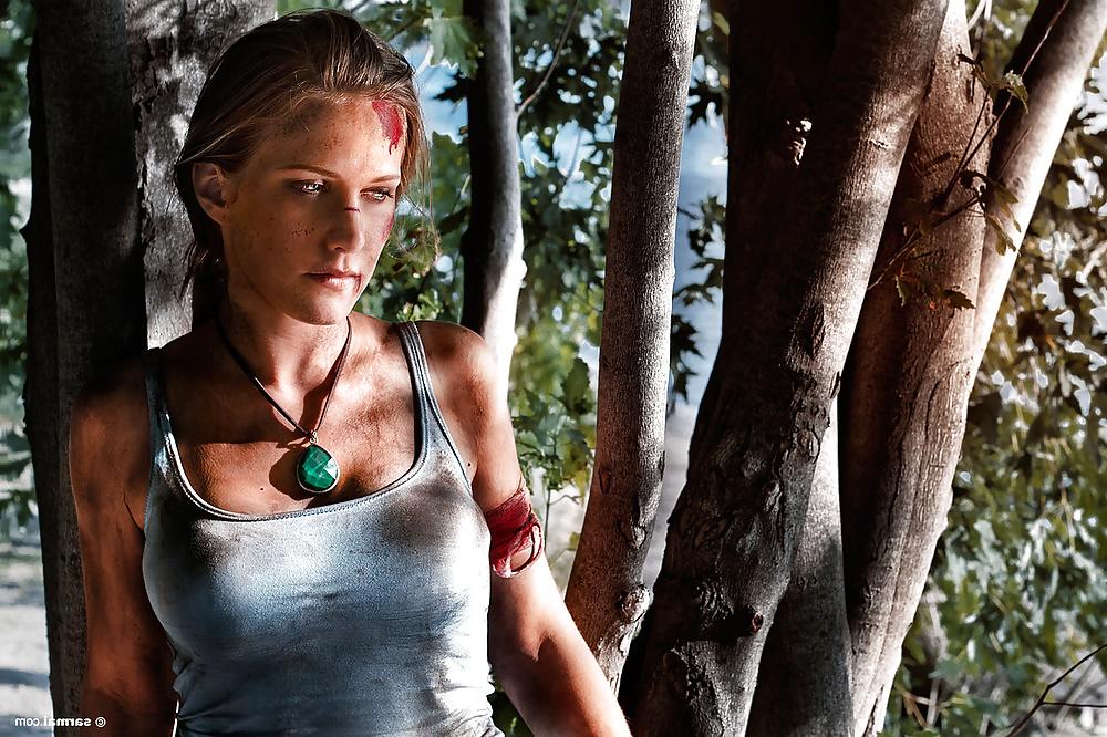 25P Superheroines and villain