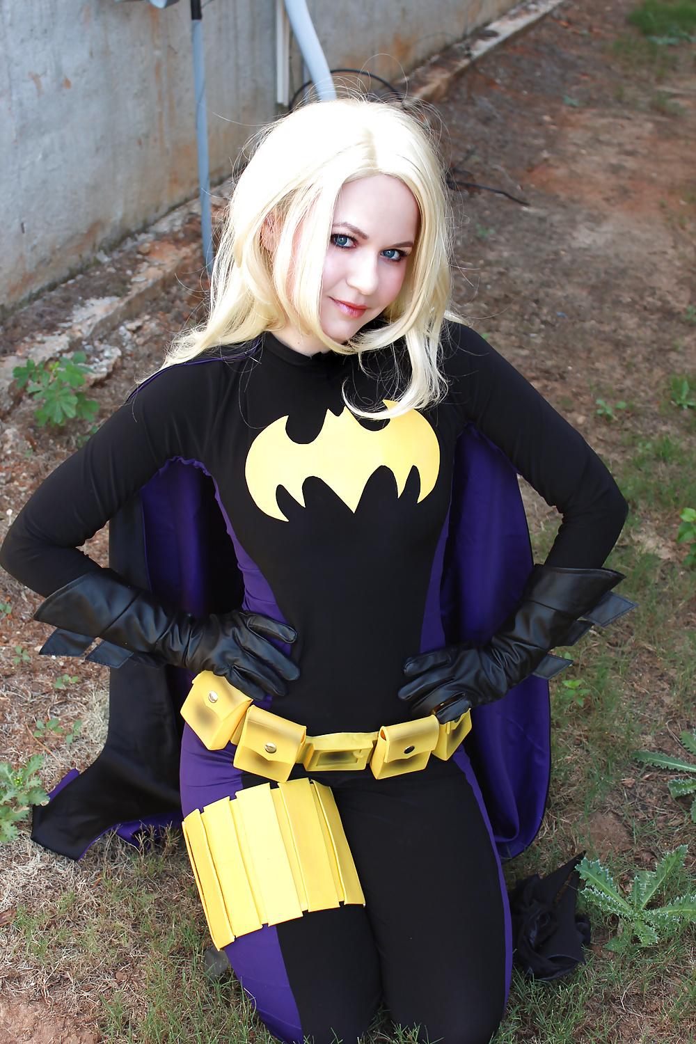 25P Superheroines and villain