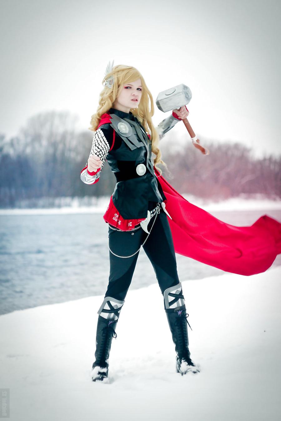 25P Superheroines and villain
