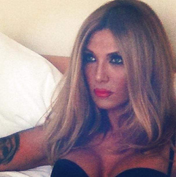 25P GREEK CELEBRITY WOMEN