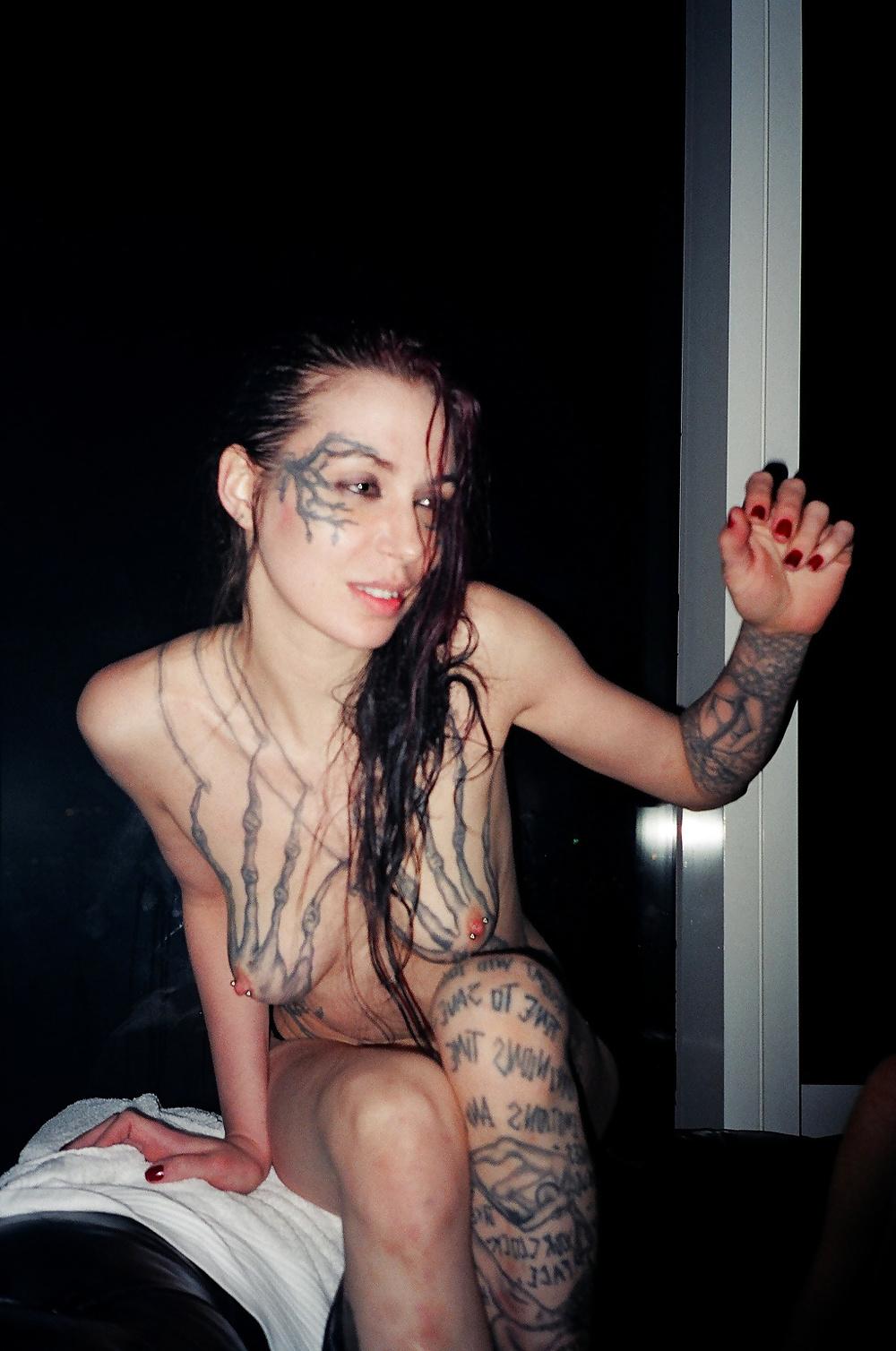 25P Belles Tatouees - 8 - FishScorpio