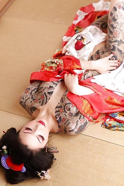25P Belles Tatouees - 8 - FishScorpio