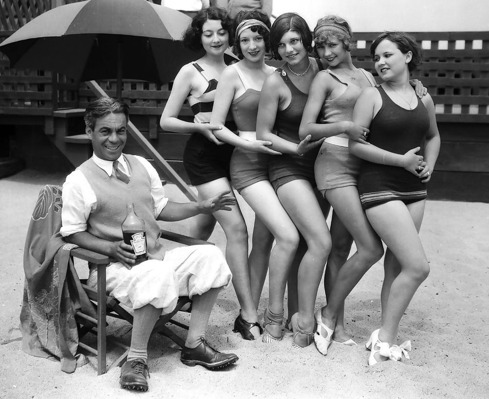 16P Vintage lady's &  Swimware-num-001