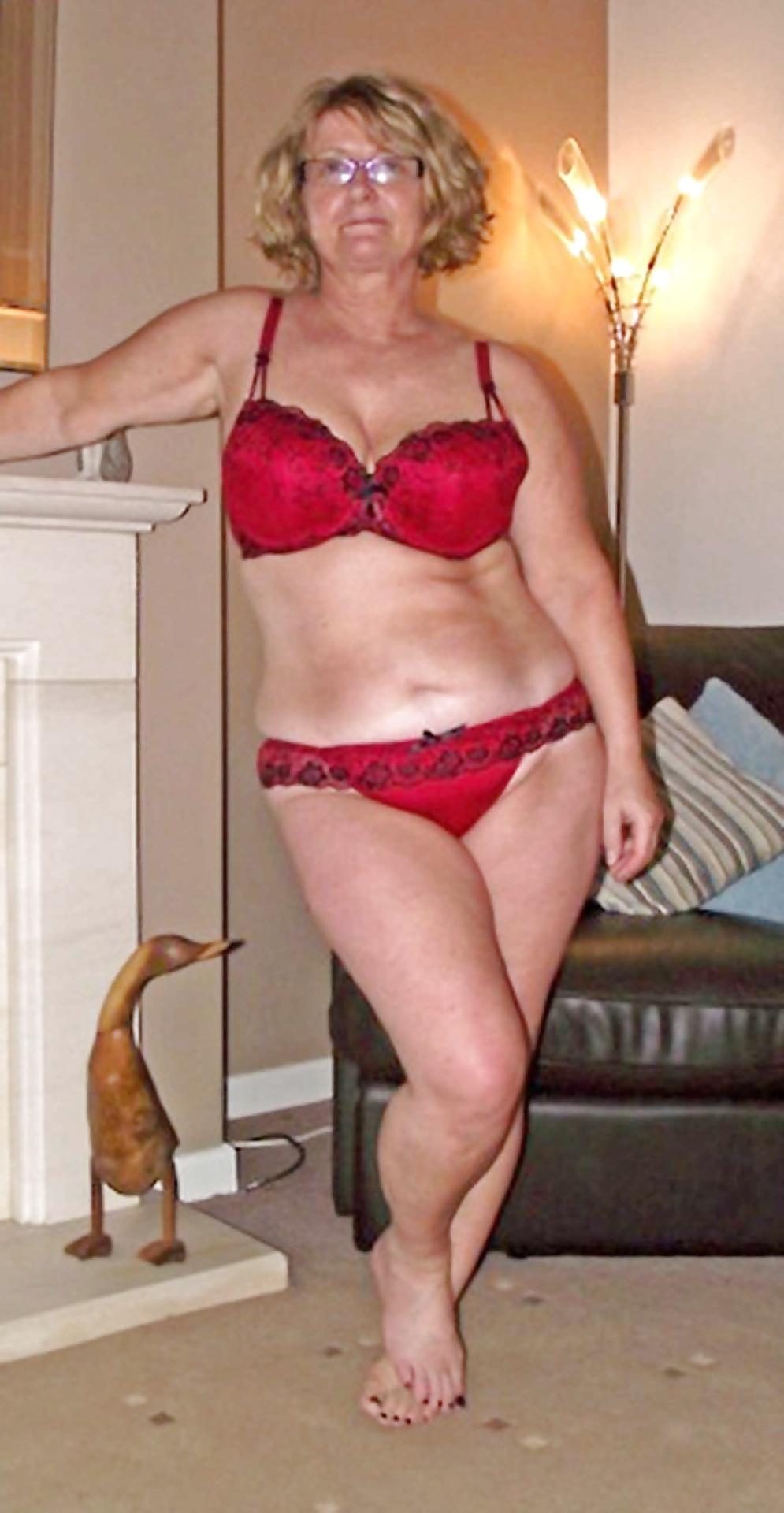 25P I Love Gilfs & Milfs 27